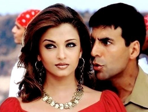ঐশ্বর্য রাইছবির নাম- খাকিখাকি ছবিতে বেশ সাড়া জাগিয়েছিল অক্ষয়-ঐশ্বর্য জুটি। তবে তারপর থেকে পর্দায় আর সেভাবে একসঙ্গে দেখা যায়নি তাঁদের। পরে অ্যাকশন রিপ্লে ছবিতে আর একবার জুটি বাঁধলেও খাকির সেই রসায়ন উধাও...