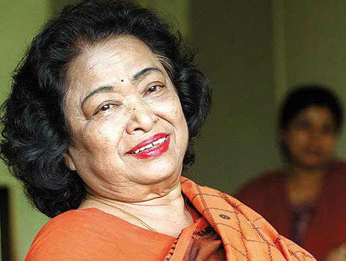 শকুন্তলা দেবীজন্ম-৪ নভেম্বর, ১৯২৯মৃত্যু-২১ এপ্রিল, ২০১৩আর্যভট্টের শুধু নামই শুনেছি আমরা। দেখার সৌভাগ্য হয়নি আমাদের কারও। আমরা দেখেছি শকুন্তলা দেবীকে। মেন্টাল ক্যালকুলেটর, হিউম্যান কম্পিউটার অনেক নামেই ভূষিত ছিলেন তিনি। শুধু মনে মনেই কষে ফেলতেন কঠিন থেকে কঠিনতর অঙ্কের হিসেব। শুধু হিসেব কষা নয়, সমকামিতা নিয়ে বইও লিখেছেন তিনি। তাঁর লেখা উল্লেখযোগ্য বই দ্য ওয়ার্ল্ড অফ হোমোসেক্সুয়ালস, ফর স্ট্রেটস ওনলি।