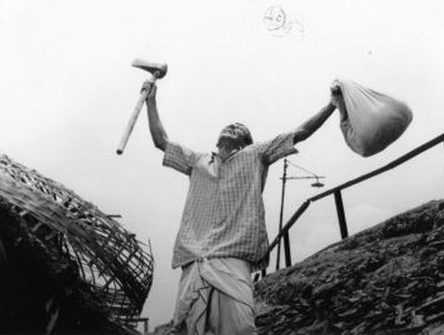 পরশুরাম, ১৯৭৮দুটি জাতীয় পুরস্কার ছাড়াও মস্কো ফিল্ম ফেস্টিভ্যাল থেকে সিলভার মেডেল এনেছিল পরশুরাম।
