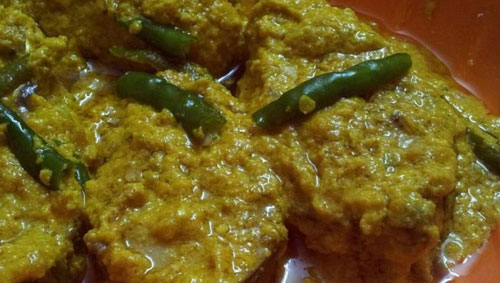 ইলিশ পাতুরি থেকে কন্টিনেন্টাল ঢঙে ইলিশ, গোটা বর্ষাকাল জুড়ে ফ্লোটেলে চলছে ইলিশ উত্সব ইলিশ পাতুরি থেকে কন্টিনেন্টাল ঢঙে ইলিশ, গোটা বর্ষাকাল জুড়ে ফ্লোটেলে চলছে ইলিশ উত্সব