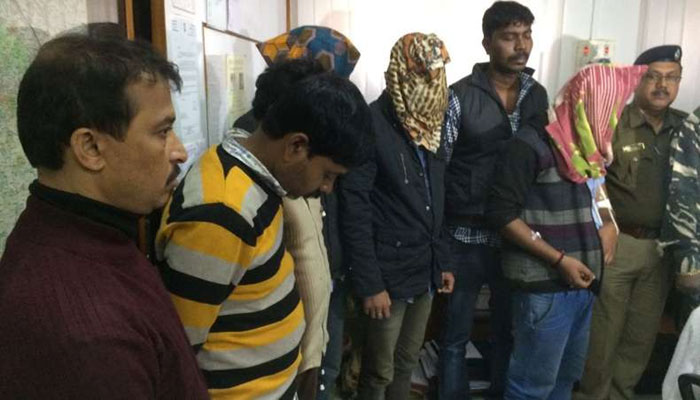 শ্রীনু নাইডু খুনের মামলায় অভিযুক্ত শঙ্কর রাওকে জেরা করে উদ্ধার হল একাধিক আগ্নেয়াস্ত্র শ্রীনু নাইডু খুনের মামলায় অভিযুক্ত শঙ্কর রাওকে জেরা করে উদ্ধার হল একাধিক আগ্নেয়াস্ত্র