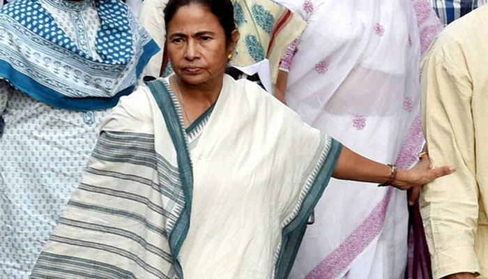 দিল্লি থেকে ফেরার পথে মমতা বন্দ্যোপাধ্যায়ের বিমান বিভ্রাট দিল্লি থেকে ফেরার পথে মমতা বন্দ্যোপাধ্যায়ের বিমান বিভ্রাট