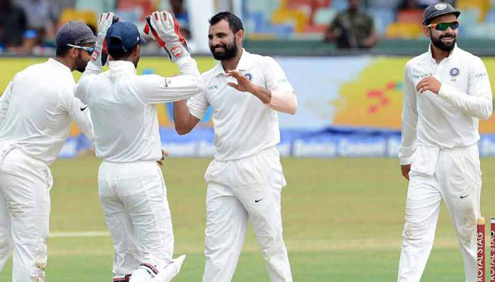 ১৩৫ রানে গুটিয়ে গেল শ্রীলঙ্কা, ফলো অন করালেন বিরাট কোহলি ১৩৫ রানে গুটিয়ে গেল শ্রীলঙ্কা, ফলো অন করালেন বিরাট কোহলি