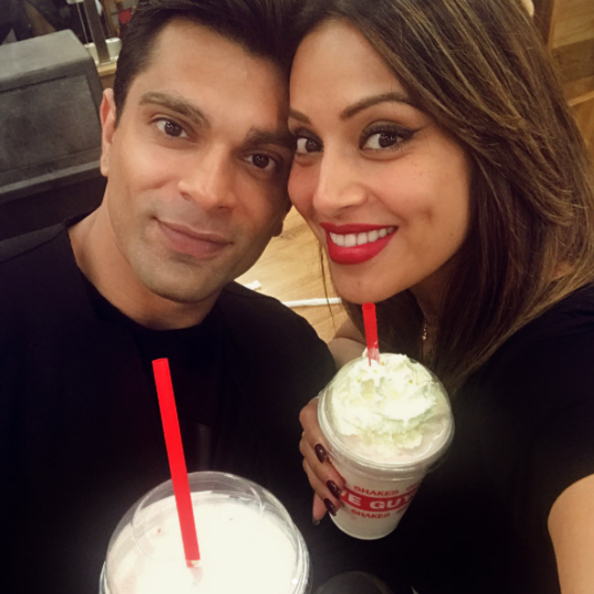 Bipasha Basu and Karan Singh Grover in London4 করণের সঙ্গে বিপাশা, বাঙালি কন্যের লন্ডনের ছবিতে চমকে যাবেন