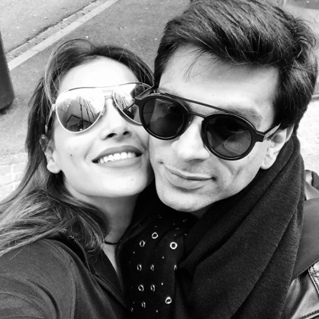 Bipasha Basu and Karan Singh Grover in London5 করণের সঙ্গে বিপাশা, বাঙালি কন্যের লন্ডনের ছবিতে চমকে যাবেন