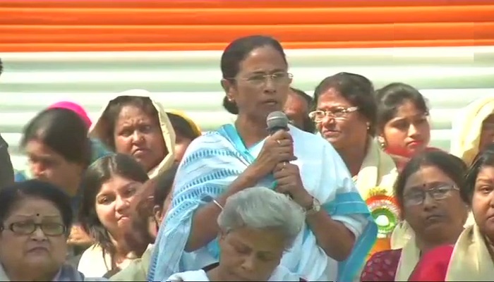 কালি লাগানো আমাদের সংস্কৃতি নয় : মমতা কালি লাগানো আমাদের সংস্কৃতি নয় : মমতা