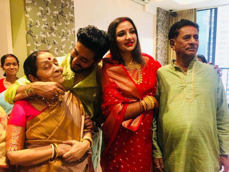 Watch 2 important lady in Raj Chakrabarty's life 12333 রাজের জীবনের ২ 'লিডিং লেডি', শুভশ্রী আর কে?