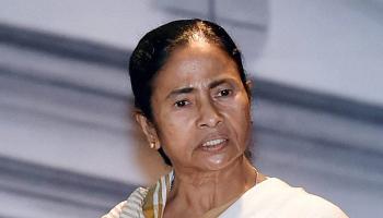 ভোটের মুখে সরকারি মেডিক্যাল কলেজে ছাত্র ভর্তির ছাড়পত্রের অস্বস্তিতে রাজ্য ভোটের মুখে সরকারি মেডিক্যাল কলেজে ছাত্র ভর্তির ছাড়পত্রের অস্বস্তিতে রাজ্য