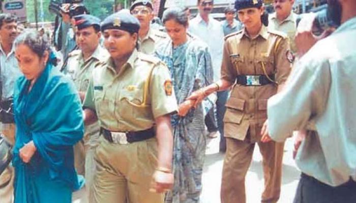 কোলাপুরের দুই বোনের প্রাণভিক্ষার আর্জি খারিজ রাষ্ট্রপতির, প্রথম মহিলা অপরাধীর ফাঁসি হতে চলেছে দেশে কোলাপুরের দুই বোনের প্রাণভিক্ষার আর্জি খারিজ রাষ্ট্রপতির, প্রথম মহিলা অপরাধীর ফাঁসি হতে চলেছে দেশে