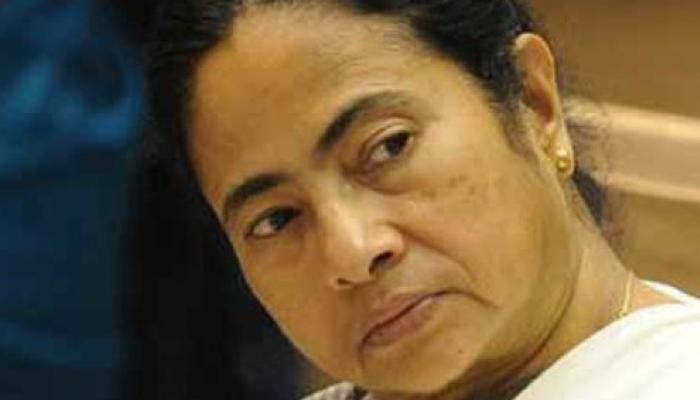 সিঙ্গাপুর থেকে ফিরে শিল্পপতিদের সঙ্গে বৈঠকে বসলেন মুখ্যমন্ত্রী, উজ্জ্বল হচ্ছে বিনিয়োগের সম্ভাবনা সিঙ্গাপুর থেকে ফিরে শিল্পপতিদের সঙ্গে বৈঠকে বসলেন মুখ্যমন্ত্রী, উজ্জ্বল হচ্ছে বিনিয়োগের সম্ভাবনা