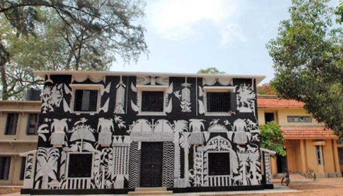 যৌন হেনস্থার ঘটনায় এফআইআর করতে দিল না বিশ্বভারতী কর্তৃপক্ষ, সিকিমের পথে নিগৃহীতা ছাত্রী যৌন হেনস্থার ঘটনায় এফআইআর করতে দিল না বিশ্বভারতী কর্তৃপক্ষ, সিকিমের পথে নিগৃহীতা ছাত্রী