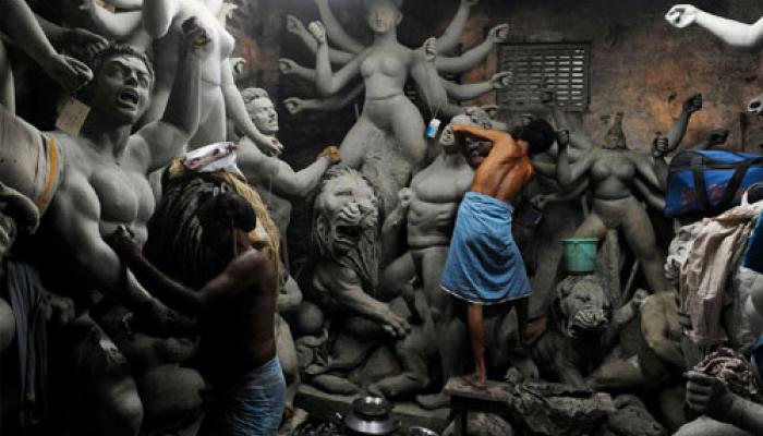 বৃষ্টি নয়, পুজো মাটি হতে পারে বেহাল রাস্তায় বৃষ্টি নয়, পুজো মাটি হতে পারে বেহাল রাস্তায়