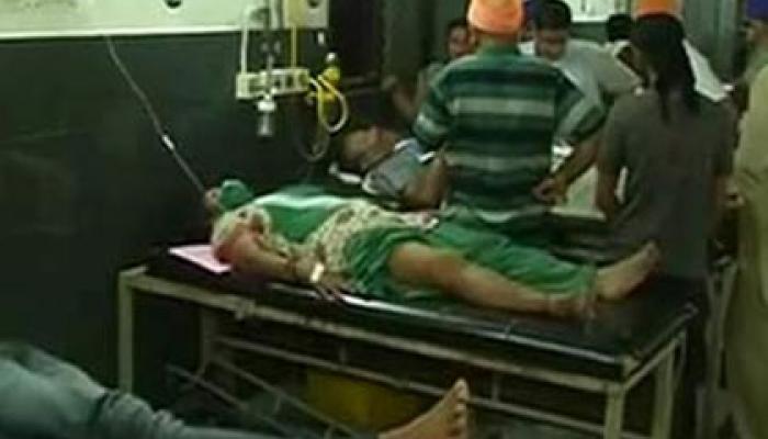 জম্মুতে পাক সেনার ছোঁড়া গুলিতে হত ৫ গ্রামবাসী, আহত ৩০ জম্মুতে পাক সেনার ছোঁড়া গুলিতে হত ৫ গ্রামবাসী, আহত ৩০