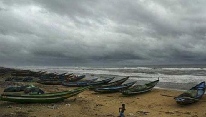 CYCLONE LIVE: অন্ধ্র উপকূলের কাছাকাছি অবস্থান করছে হুদহুদ CYCLONE LIVE: অন্ধ্র উপকূলের কাছাকাছি অবস্থান করছে হুদহুদ