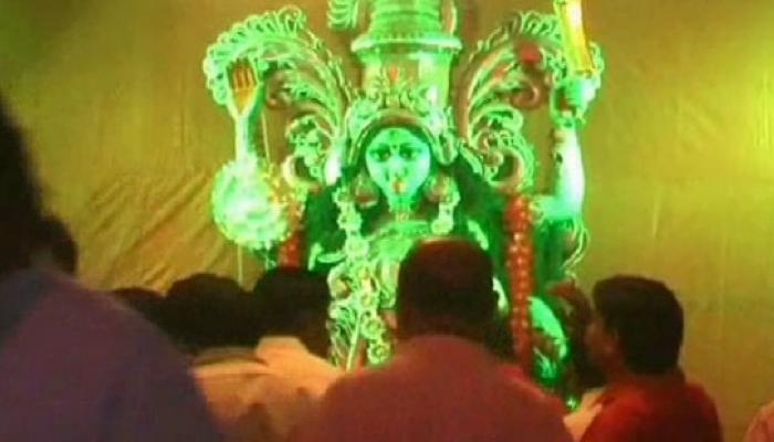 সাবেকি থেকে থিমে কালীর আরাধনা দুই ২৪ পরগনায় সাবেকি থেকে থিমে কালীর আরাধনা দুই ২৪ পরগনায়