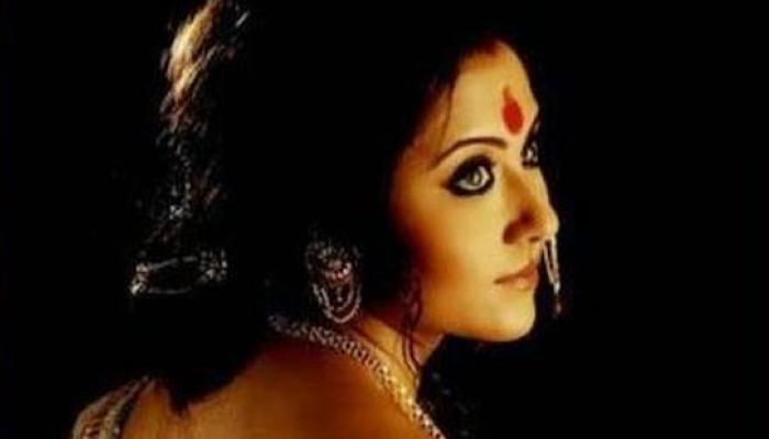 সিঙ্গাপুরে ভুল করে 'দুল' নিয়ে বিতর্কে জড়ালেন স্বস্তিকা সিঙ্গাপুরে ভুল করে 'দুল' নিয়ে বিতর্কে জড়ালেন স্বস্তিকা