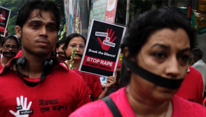 মেনোপজের পর কোনও মহিলার সঙ্গে জোর করে সঙ্গম ধর্ষণ নয়: দিল্লি হাইকোর্ট মেনোপজের পর কোনও মহিলার সঙ্গে জোর করে সঙ্গম ধর্ষণ নয়: দিল্লি হাইকোর্ট