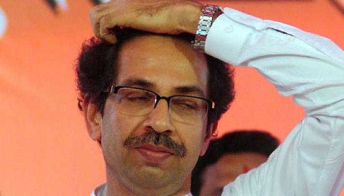 মহারাষ্ট্রে বিরোধী আসনে শিবসেনা, সমঝোতার সম্ভাবনাও ছাড়ছে না উদ্ধব ঠাকরের দল মহারাষ্ট্রে বিরোধী আসনে শিবসেনা, সমঝোতার সম্ভাবনাও ছাড়ছে না উদ্ধব ঠাকরের দল
