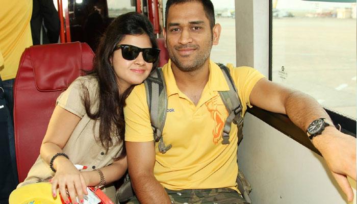 বাবা হচ্ছেন ধোনি? বাবা হচ্ছেন ধোনি?