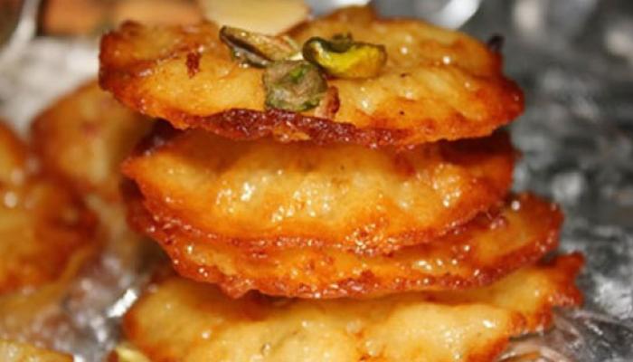 পৌষ পার্বণ স্পেশাল: মালপোয়া পিঠে পৌষ পার্বণ স্পেশাল: মালপোয়া পিঠে