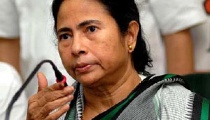 বিক্ষুব্ধদের রাগ ভাঙাতে ঘনিষ্ঠ তিন মন্ত্রীকে দায়িত্ব মুখ্যমন্ত্রীর বিক্ষুব্ধদের রাগ ভাঙাতে ঘনিষ্ঠ তিন মন্ত্রীকে দায়িত্ব মুখ্যমন্ত্রীর