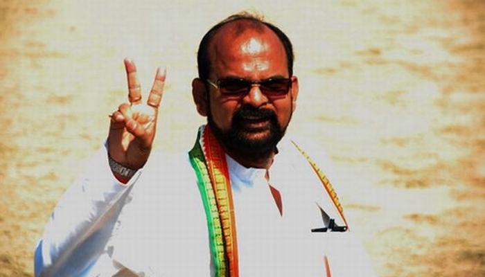 মন্ত্রী কৃষ্ণেন্দুনারায়ণের রোষে শিক্ষকের পর এবার ছাত্র মন্ত্রী কৃষ্ণেন্দুনারায়ণের রোষে শিক্ষকের পর এবার ছাত্র
