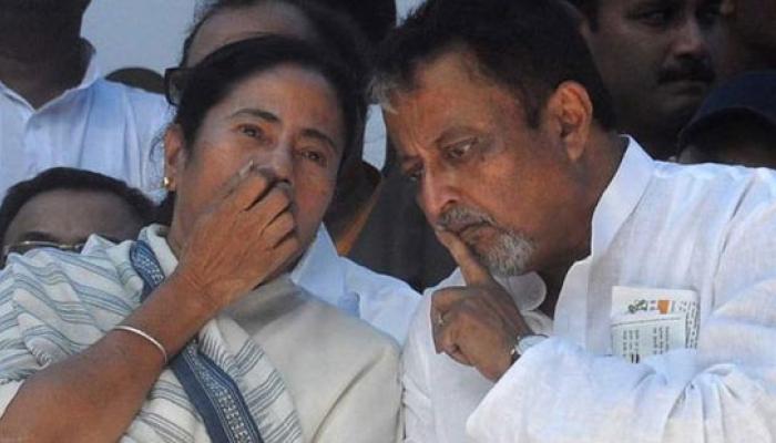 দিল্লিতে মুকুলের বাড়ি থেকে মমতার জিনিসপত্র সরিয়ে নেওয়া হল অভিষেকের বাড়িতে দিল্লিতে মুকুলের বাড়ি থেকে মমতার জিনিসপত্র সরিয়ে নেওয়া হল অভিষেকের বাড়িতে