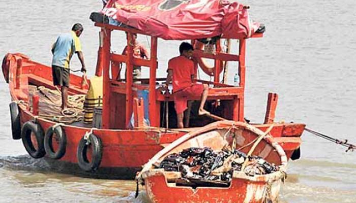৮৬ জন ভারতীয় মৎস্যজীবীকে গ্রেফতার করল শ্রীলঙ্কার নৌ বাহিনী ৮৬ জন ভারতীয় মৎস্যজীবীকে গ্রেফতার করল শ্রীলঙ্কার নৌ বাহিনী