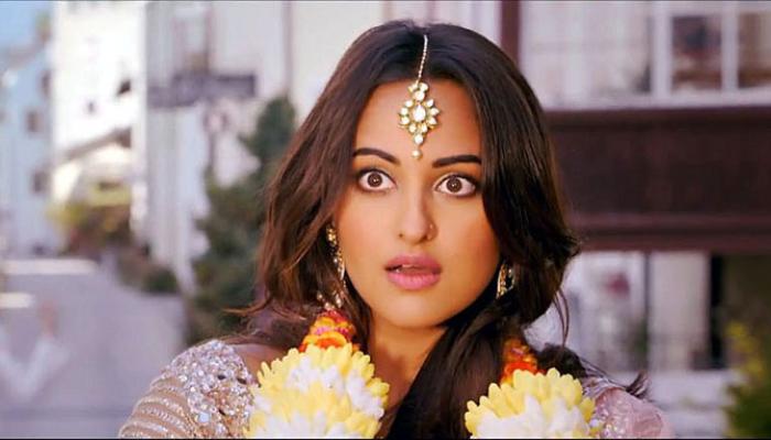 তিরস্কারের পুরস্কারে হ্যাটট্রিক সোনাক্ষির, হানি সিং- শাহরুখও কেলা দেখলেন তিরস্কারের পুরস্কারে হ্যাটট্রিক সোনাক্ষির, হানি সিং- শাহরুখও কেলা দেখলেন