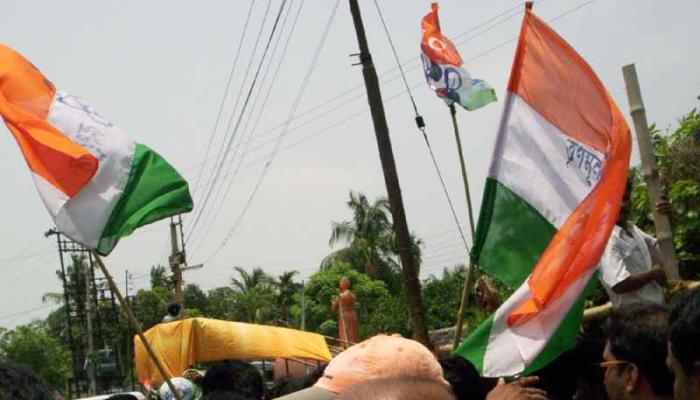 কাশীপুরে বোমাবাজির ঘটনায় গ্রেফতার ৪, এখনও অধরা মূল অভিযুক্ত কাশীপুরে বোমাবাজির ঘটনায় গ্রেফতার ৪, এখনও অধরা মূল অভিযুক্ত