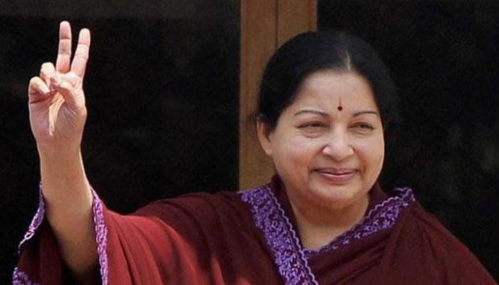 কর্ণাটক হাইকোর্টে বেকসুর খালাস জয়ললিতা, জয়ের উৎসবে মাতল এআইএডিএমকে ক্যাম্প কর্ণাটক হাইকোর্টে বেকসুর খালাস জয়ললিতা, জয়ের উৎসবে মাতল এআইএডিএমকে ক্যাম্প