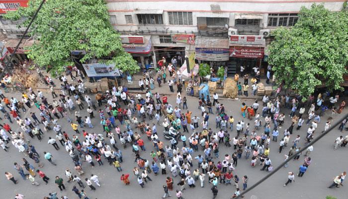 কলকাতায় কাঁপনের কমন প্রশ্ন- 'কী রে ভূমিকম্প হল বুঝতে পারলি!' কলকাতায় কাঁপনের কমন প্রশ্ন- 'কী রে ভূমিকম্প হল বুঝতে পারলি!'