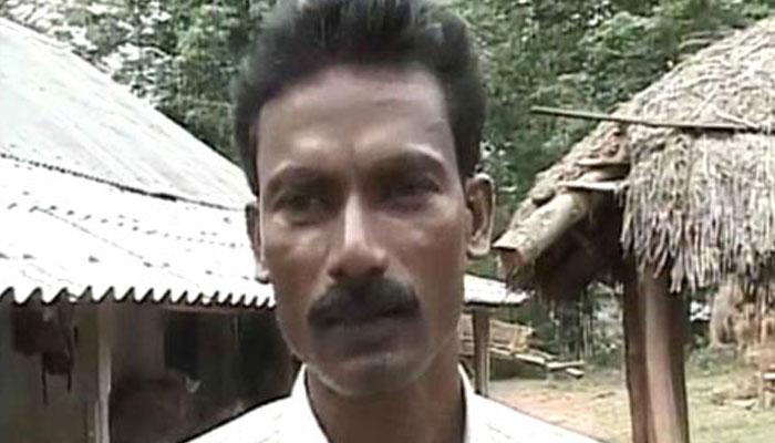ছত্রধরদের মুক্তির দাবি জানিয়ে পুলিসের রোষে পড়লেন ৩ নকশাল পন্থী ছত্রধরদের মুক্তির দাবি জানিয়ে পুলিসের রোষে পড়লেন ৩ নকশাল পন্থী