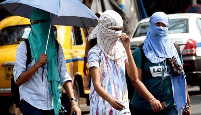 তাপপ্রবাহে পুড়ছে রাজ্যের পশ্চিমাঞ্চল, দক্ষিণ-পশ্চিমা বায়ু খানিক স্বস্তির আশ্বাস নিয়ে এল তাপপ্রবাহে পুড়ছে রাজ্যের পশ্চিমাঞ্চল, দক্ষিণ-পশ্চিমা বায়ু খানিক স্বস্তির আশ্বাস নিয়ে এল