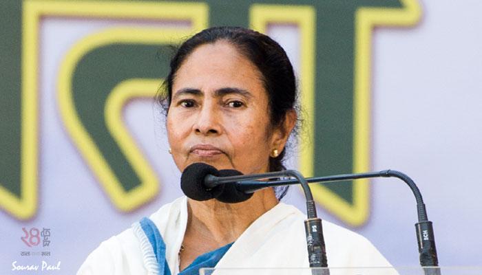 বিধানসভা ভোটের আগে কালীঘাটে জরুরি বৈঠকে মমতা ব্রিগেড বিধানসভা ভোটের আগে কালীঘাটে জরুরি বৈঠকে মমতা ব্রিগেড