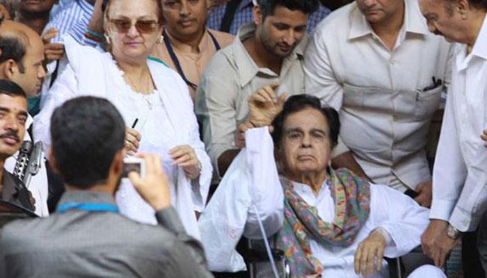 ভারতরত্ন হচ্ছেন দিলীপ কুমার! চলছে জোর জল্পনা ভারতরত্ন হচ্ছেন দিলীপ কুমার! চলছে জোর জল্পনা