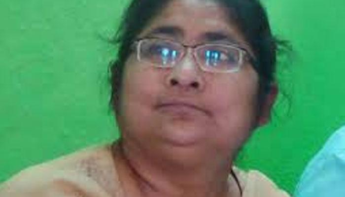 দোলার চড়ের হুমকি খেয়ে পুলিসকর্মী গেলেন ছুটিতে দোলার চড়ের হুমকি খেয়ে পুলিসকর্মী গেলেন ছুটিতে