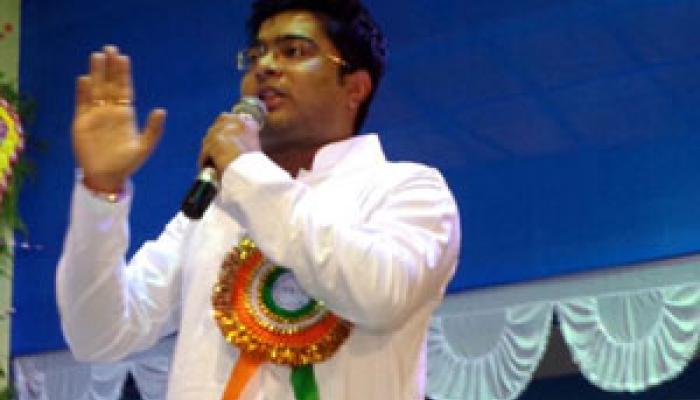 অভিষেক চ্যালেঞ্জ নিয়ে বললেন, বাপের ব্যাটা হলে, আমায় জেলে ঢোকান অভিষেক চ্যালেঞ্জ নিয়ে বললেন, বাপের ব্যাটা হলে, আমায় জেলে ঢোকান