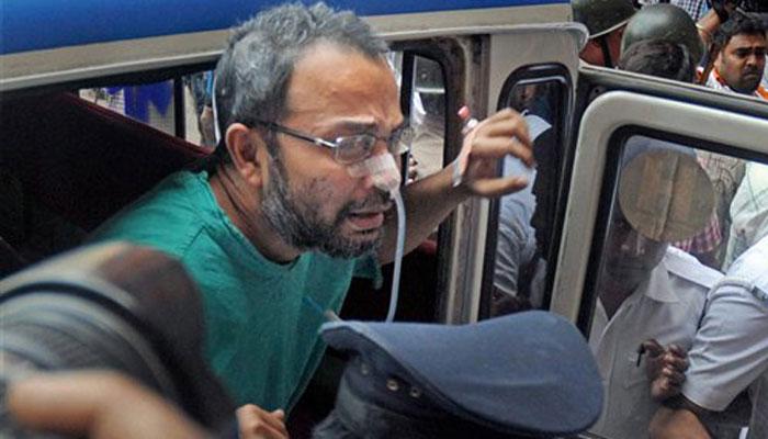 ২৪ ঘণ্টার খবরের পর অবশেষে জেল থেকে এসএসকেমে আনা হচ্ছে অসুস্থ কুণাল ঘোষকে ২৪ ঘণ্টার খবরের পর অবশেষে জেল থেকে এসএসকেমে আনা হচ্ছে অসুস্থ কুণাল ঘোষকে
