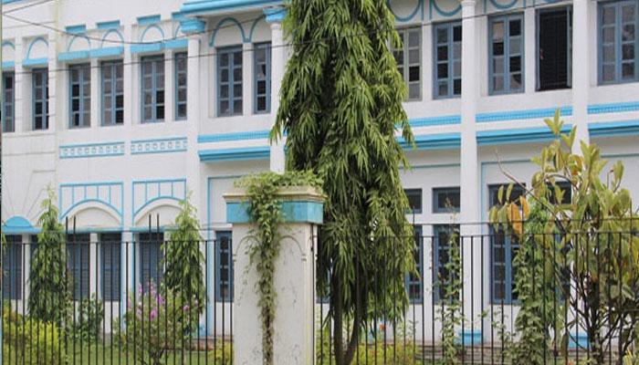 শিক্ষামন্ত্রীর হুঁশিয়ারিই সার, দলের গোষ্ঠীদ্বন্দ্বে তছনছ ডিরোজিও কলেজ শিক্ষামন্ত্রীর হুঁশিয়ারিই সার, দলের গোষ্ঠীদ্বন্দ্বে তছনছ ডিরোজিও কলেজ