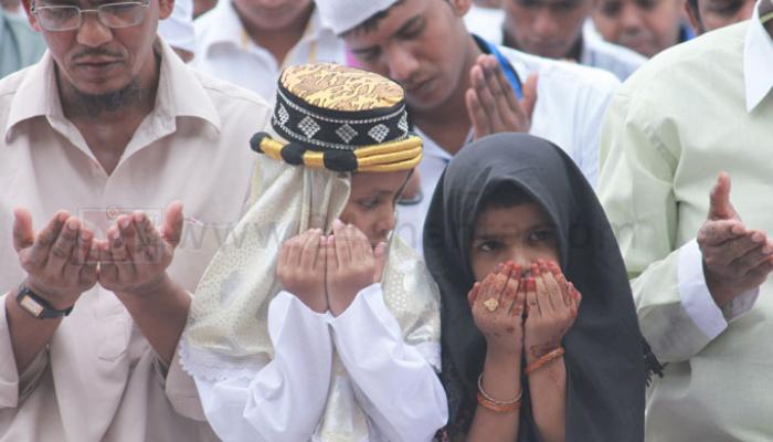 আজ খুশির ইদ, গোটা বিশ্বের সঙ্গে উৎসবের আনন্দে মাতোয়ারা কলকাতাও আজ খুশির ইদ, গোটা বিশ্বের সঙ্গে উৎসবের আনন্দে মাতোয়ারা কলকাতাও