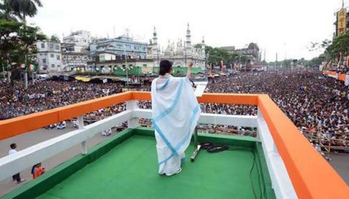 দিদির শাসন ভুলে শাসনে সেই গোষ্ঠীকোন্দল দিদির শাসন ভুলে শাসনে সেই গোষ্ঠীকোন্দল