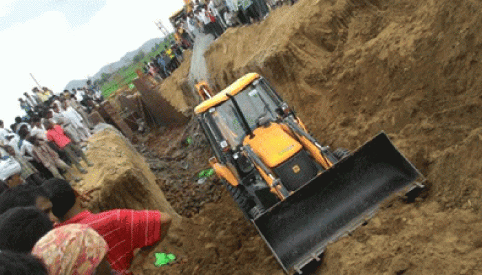 হরিয়ানায় নির্মীয়মান বহুতলের দেওয়াল ভেঙে মৃত অন্তত ১০ শ্রমিক, গুরুতর আহত ২০ হরিয়ানায় নির্মীয়মান বহুতলের দেওয়াল ভেঙে মৃত অন্তত ১০ শ্রমিক, গুরুতর আহত ২০