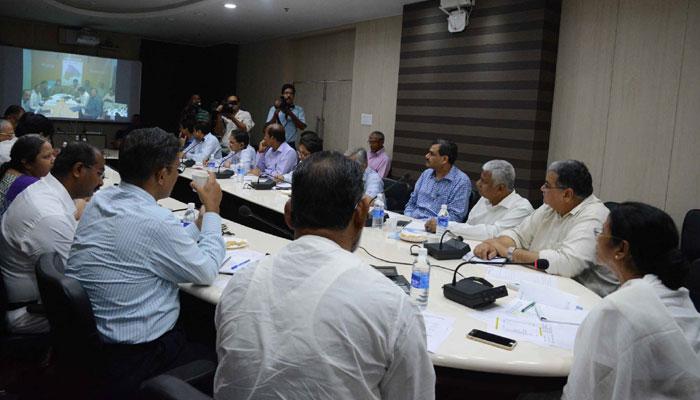 বন্যা ত্রাণ নিয়ে মুখ্যমন্ত্রীর ডাকা সর্বদল বৈঠকে যাচ্ছেন বামেরা, দূরে থাকছেন রাহুল, যাবেন না অধীর বন্যা ত্রাণ নিয়ে মুখ্যমন্ত্রীর ডাকা সর্বদল বৈঠকে যাচ্ছেন বামেরা, দূরে থাকছেন রাহুল, যাবেন না অধীর