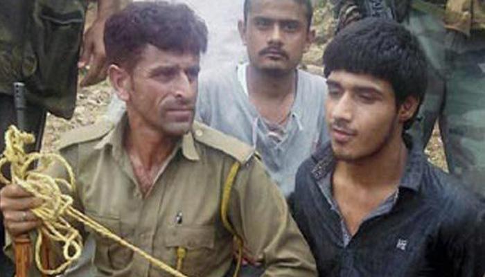 জেহাদি হওয়ার আগে ১০ হাজার টাকা মাইনের চাকরি করত নাভেদ জেহাদি হওয়ার আগে ১০ হাজার টাকা মাইনের চাকরি করত নাভেদ