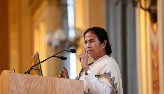 রাজ্যের 'দ্বিচারিতা', স্থায়ীদের ডিএ আর অস্থায়ীদের নিয়ে একটি শব্দও বললেন না মুখ্যমন্ত্রী রাজ্যের 'দ্বিচারিতা', স্থায়ীদের ডিএ আর অস্থায়ীদের নিয়ে একটি শব্দও বললেন না মুখ্যমন্ত্রী