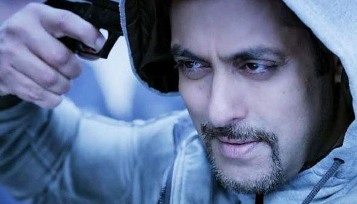 সাল ২০১৫: পারিশ্রমিকের বিচারে বলিউডের প্রথম দশে কে কোথায় দাঁড়িয়ে? সাল ২০১৫: পারিশ্রমিকের বিচারে বলিউডের প্রথম দশে কে কোথায় দাঁড়িয়ে?