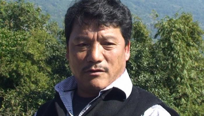 প্রেস্টিজ ফাইটে কালিম্পংয়ে ফের ধাক্কা খেল মোর্চা, গুরুংয়ের পদযাত্রার দিন দল ছাড়লেন শতাধিক যুব মোর্চা প্রেস্টিজ ফাইটে কালিম্পংয়ে ফের ধাক্কা খেল মোর্চা, গুরুংয়ের পদযাত্রার দিন দল ছাড়লেন শতাধিক যুব মোর্চা