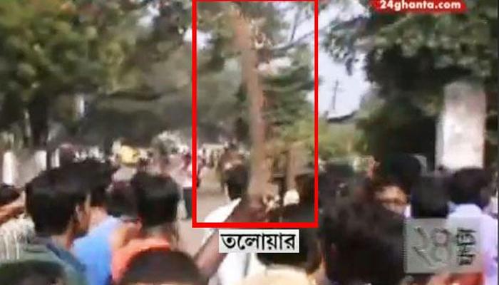 কাল মার, আজ মলম- ২৪ ঘণ্টার আহত সাংবাদিককে দেখতে হাসপাতালে সুজিত, প্রশ্নবানে ল্যাজেগোবরে বিধায়ক কাল মার, আজ মলম- ২৪ ঘণ্টার আহত সাংবাদিককে দেখতে হাসপাতালে সুজিত, প্রশ্নবানে ল্যাজেগোবরে বিধায়ক