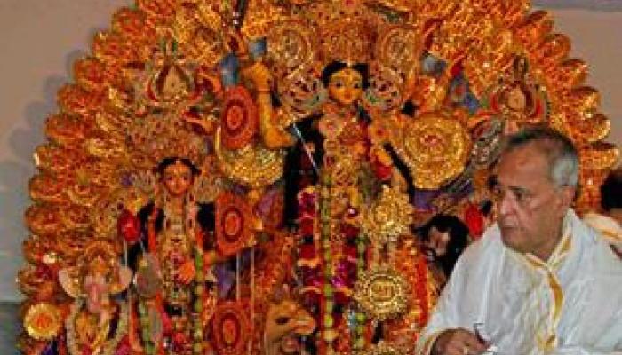 গ্রামের বাড়ির পুজোয় মিরিটিতে রাষ্ট্রপতি প্রণব মুখোপাধ্যায় গ্রামের বাড়ির পুজোয় মিরিটিতে রাষ্ট্রপতি প্রণব মুখোপাধ্যায়